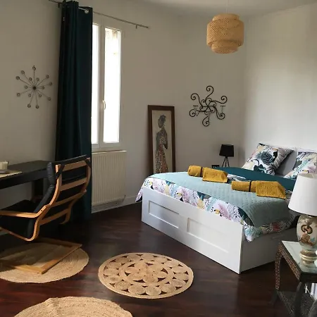 Charmante Maison Proche De Апартаменты Ангулем
